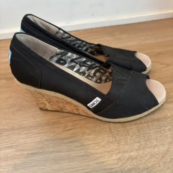 Toms Sandals Black Cork Wedges Shoes Size 7 - Picture 2 of 6